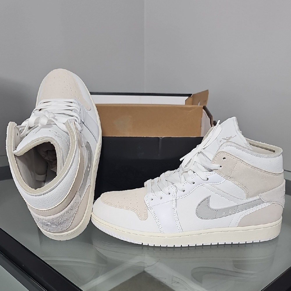 Nike Women's High-Top Sneakers - White and Tan